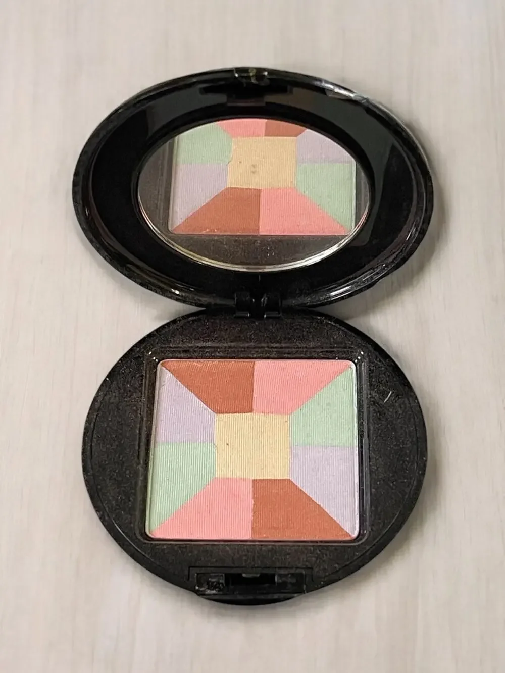New SIGNATURE CLUB A Crystal Facets Brightening Powder .39oz Makeup